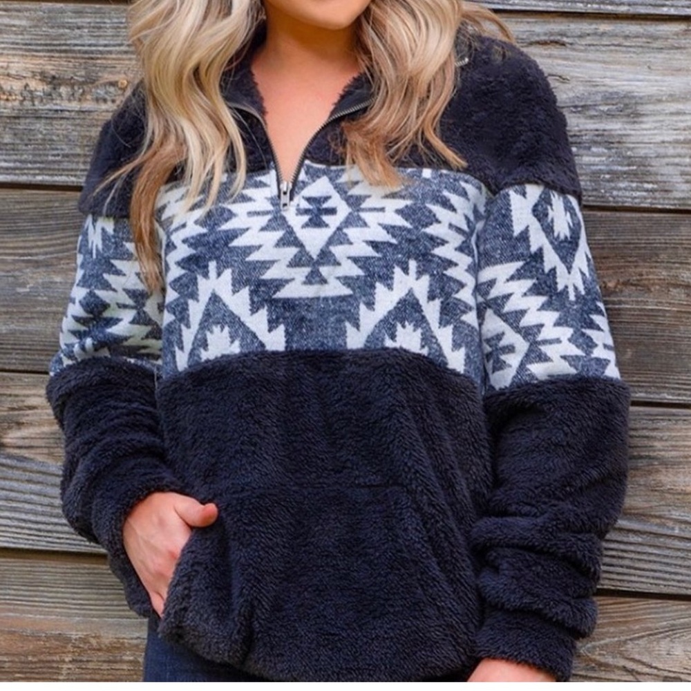 Grace & Emma Size XL Black & Cream Aztec Design Sherpa 1/4 Zip Pullover Hoodie